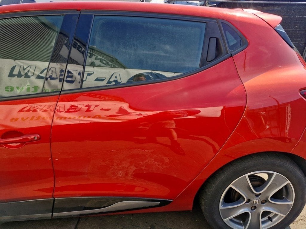 PORTIER LINKS ACHTER Renault Clio IV (5R) (01-2012/08-2021), Gebruikt, Peter-Huppertz-Straße 5
51063  Köln, DE, Achter, Dialog.deutschland@renault.de