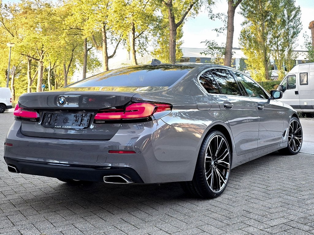 518DA 2.0 Exclusive BMW Color-Camera-Ambiance-Leder-Virtual, Argent ou Gris, Entreprise, Garantie prolongée, Entretenue par le concessionnaire