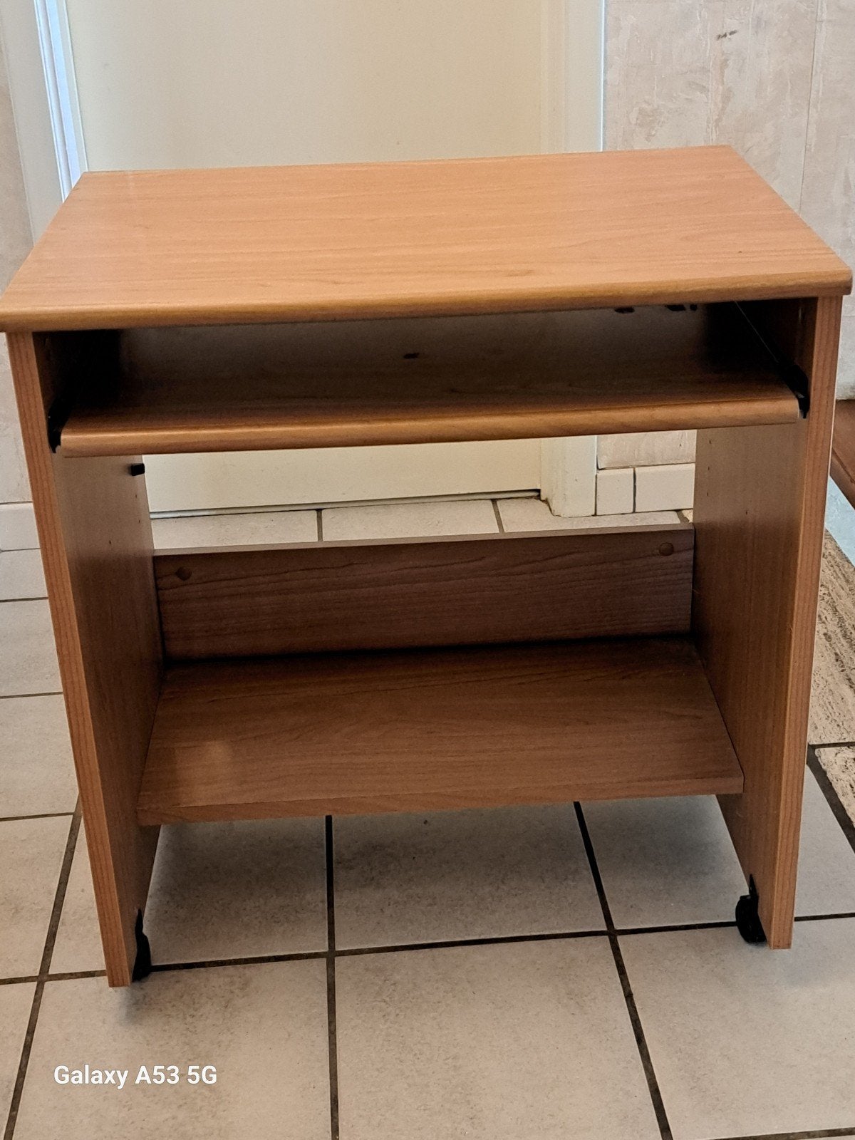 Gratuit. petit meuble d'ordinateur, Maison & Meubles, Enlèvement, Comme neuf