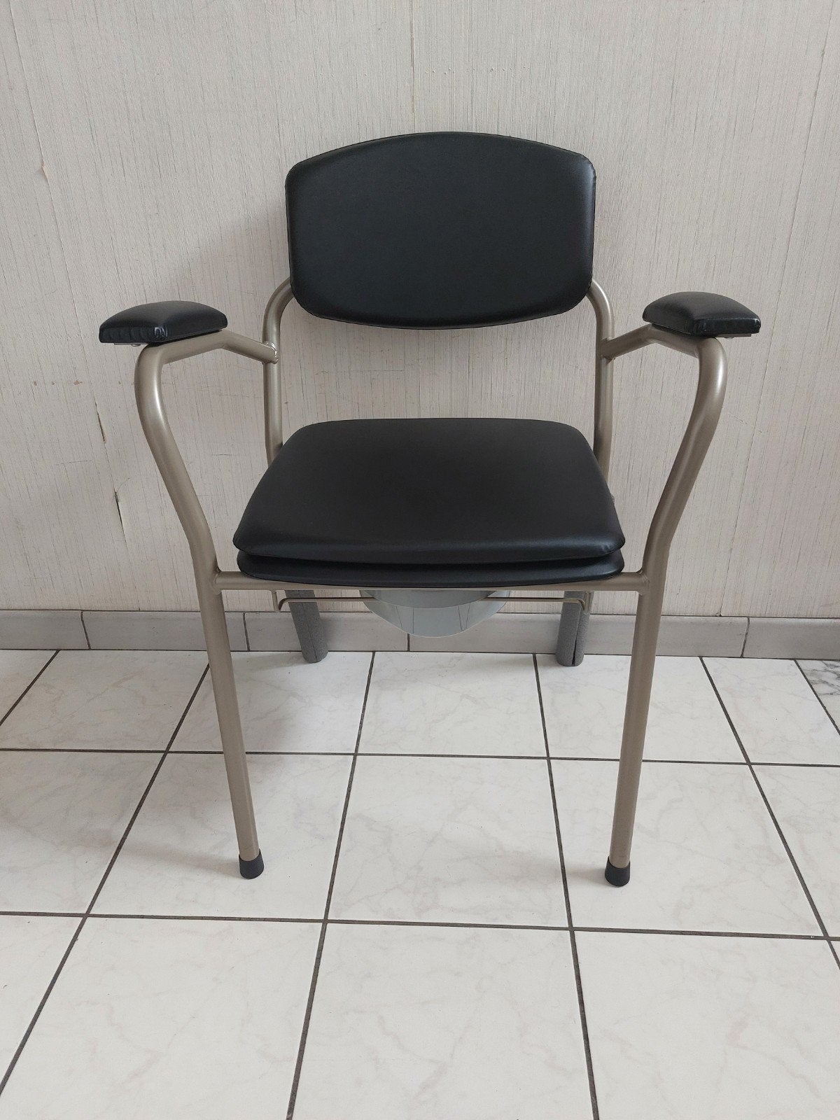 chaise percée, Divers, Chaises roulantes, Enlèvement