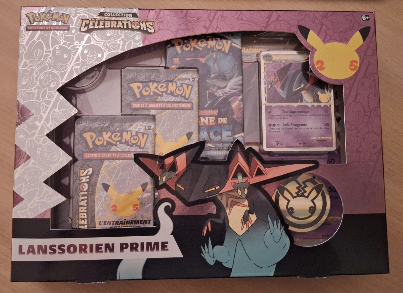 Coffret Pokémon Lanssorien Prime - Collection Célébrations, Hobby & Loisirs créatifs, Enlèvement ou Envoi, Comme neuf