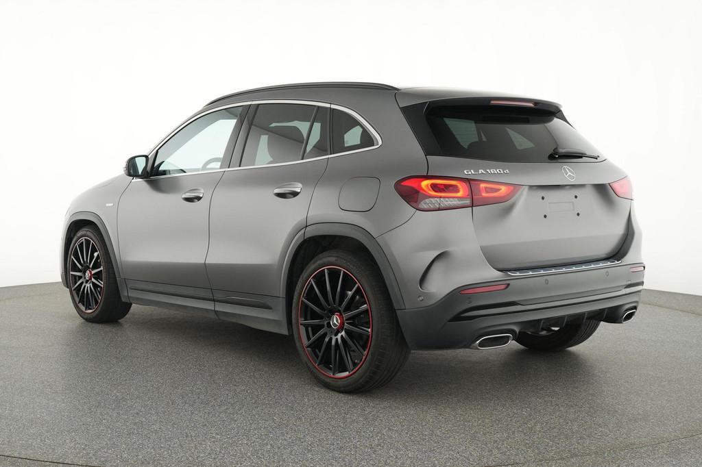 Mercedes-Benz GLA 180 d AMG Line + SPECIAL EDITION + LEDER +, Auto's, Gebruikt, Euro 6, 4 cilinders, 116 pk