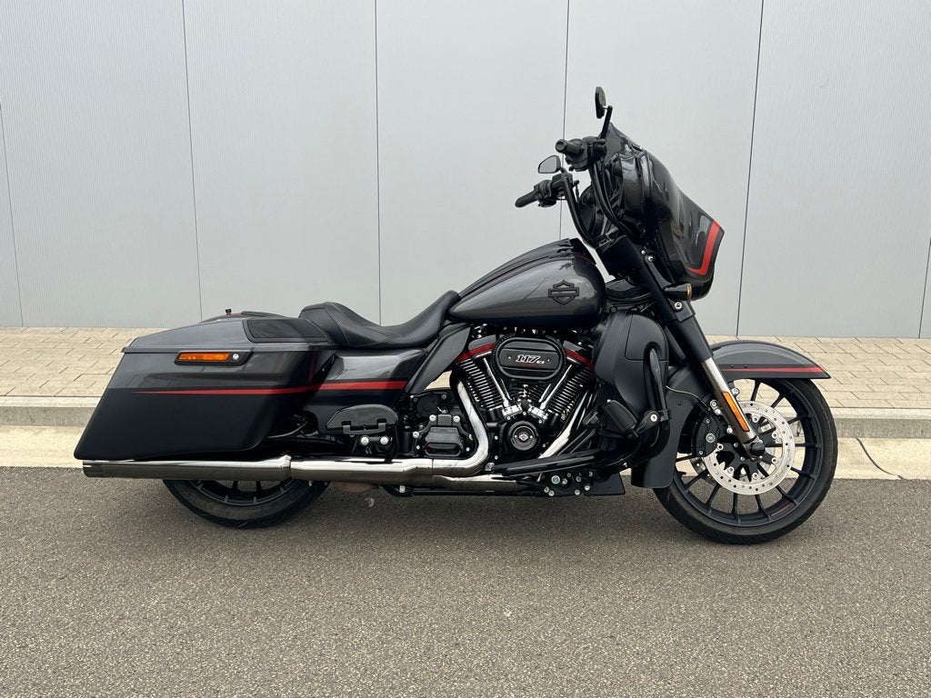 Street Glide CVO - Jekyll & Hide, Entreprise, Occasion, Plus de 35 kW, Chopper