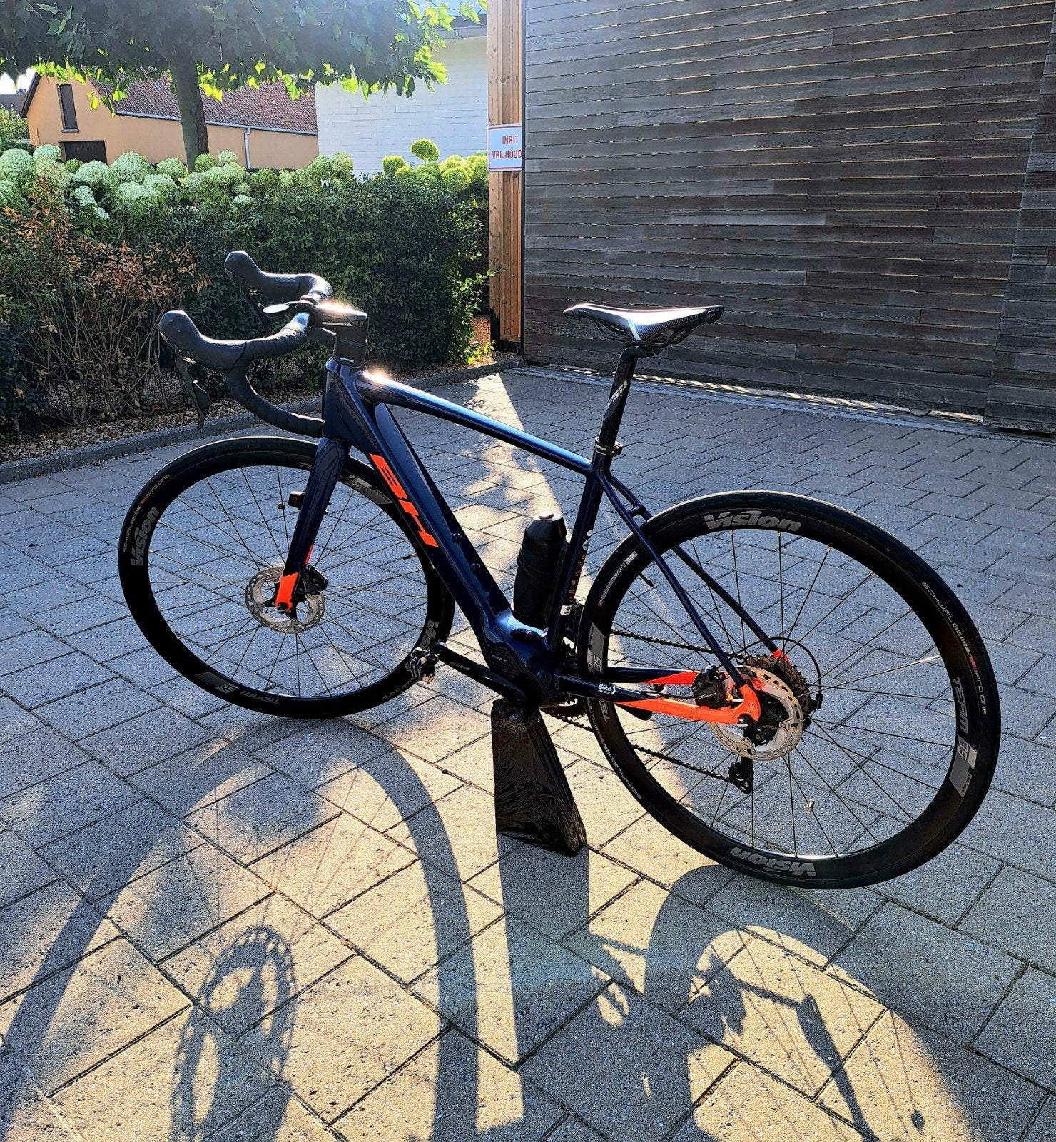 elektrische /koersfiets merk BH /2024, Ophalen, 28 inch, 10 tot 15 versnellingen, Zo goed als nieuw