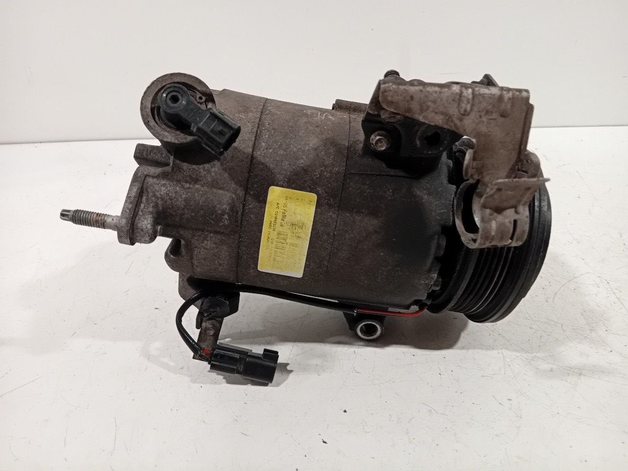 Airco pomp Ford Fiesta, Onderdelen@venauto.nl, Van der Ven Autorecycling B.V., Ettenseweg 76, 4706 PB Roosendaal, The Netherlands