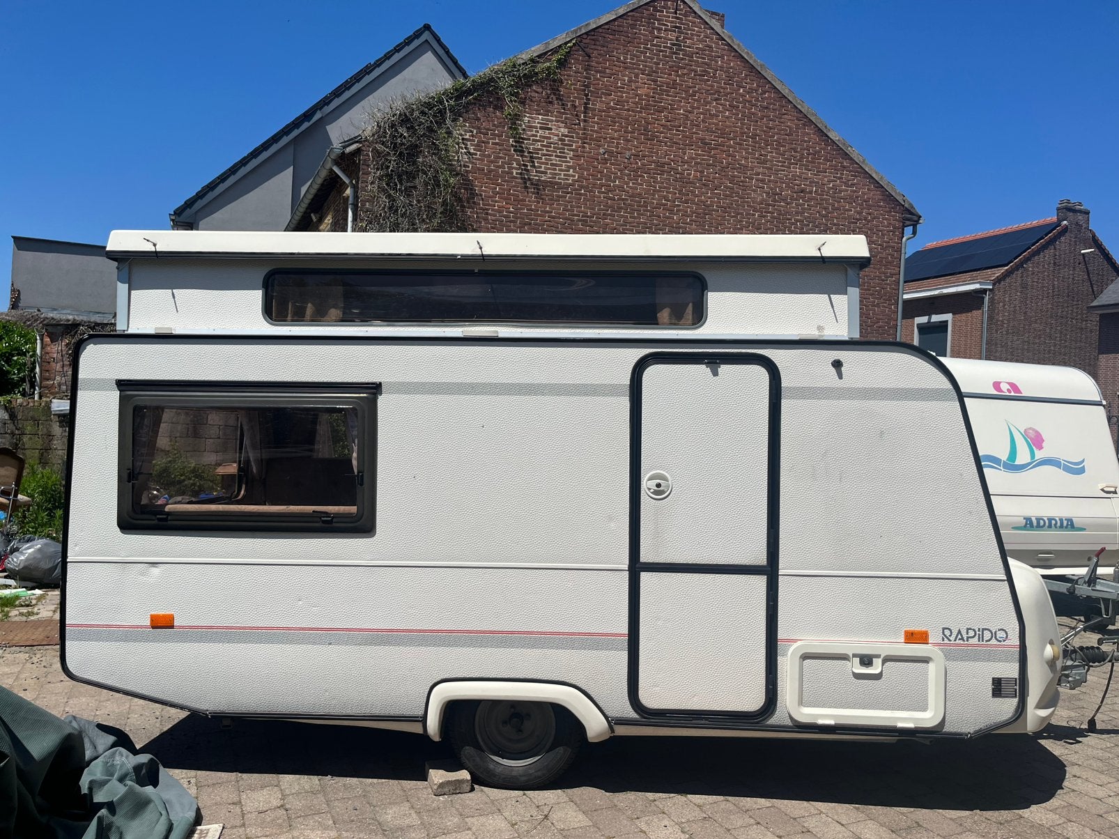 Caravan rapido, Omvormbare zithoek, Treinzit, 500 - 750 kg, Schokbreker