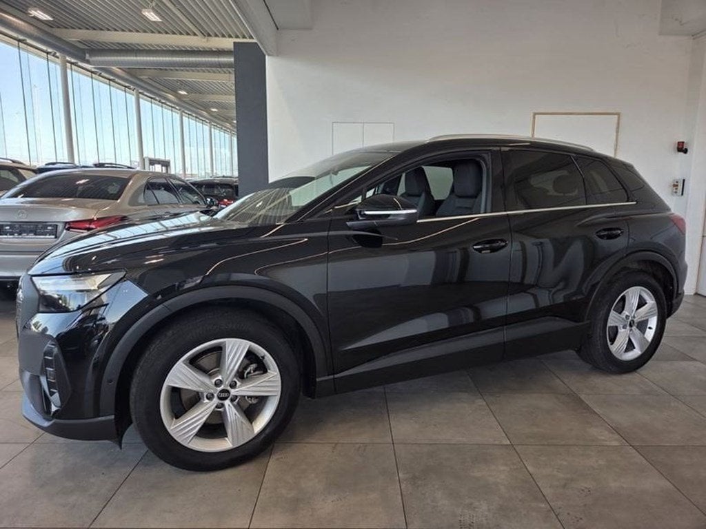 Audi Q4 e-tron 35 E-Tron / BTW aftrekbaar, Auto's, Automaat, Zwart, Start-stop-systeem, Zwart