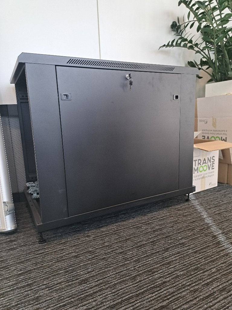 Armoire pour mini-serveurs, Enlèvement, Comme neuf, Perforé, Perforé