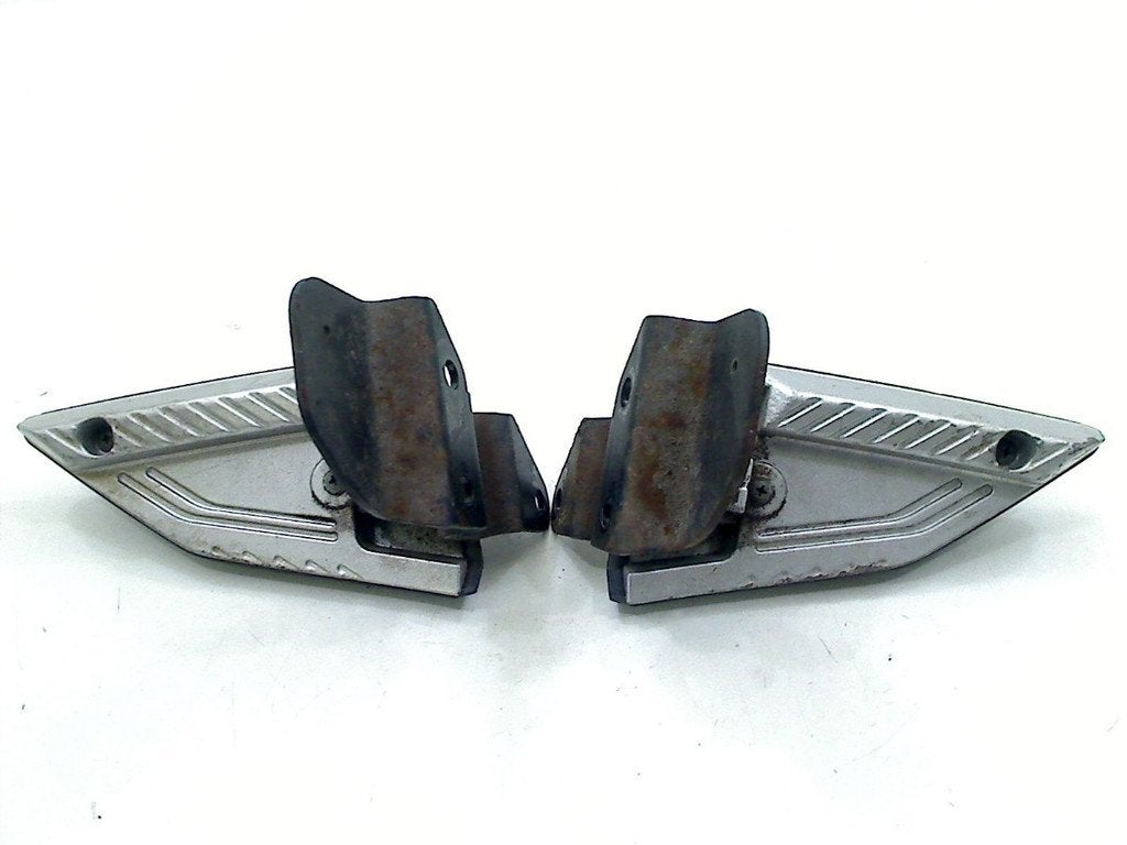 REPOSE-PIEDS SET Sym Symphony ST 50 4T 2017-2020 (E4), P.J. Troelstraweg 8 8
3144 CX  MAASSLUIS, NL, Info@cama-motorparts.nl, Utilisé