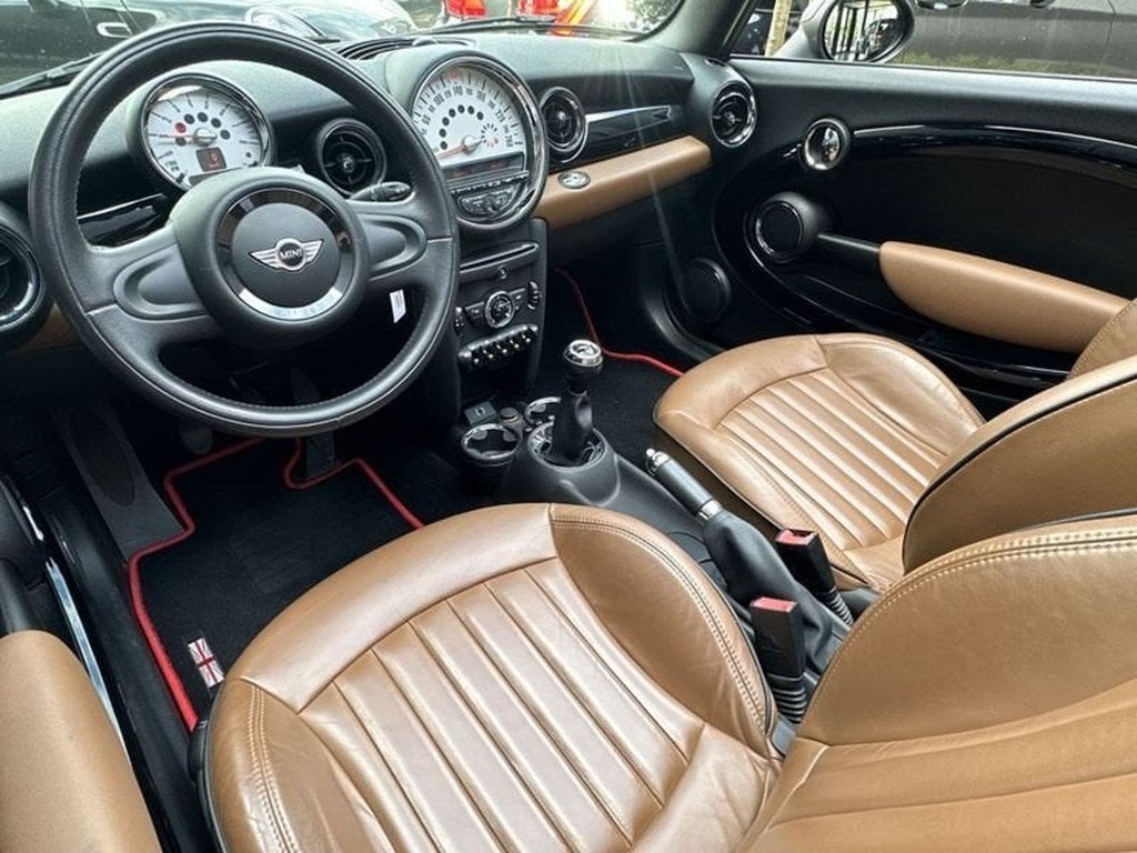 MINI One Cabrio 1.6i One Cabrio,BRUIN LEDER/Garantie, 4 zetels, Euro 6, Zwart, https://public.car-pass.be/vhr/96a00a23-07fa-4d3b-92d1-3b44edc85b84
