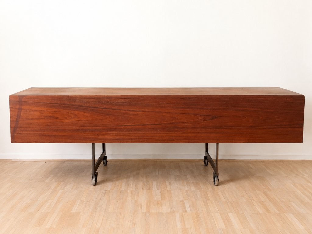 Vintage mahonie lage kast op metalen frame en wielen, Ophalen