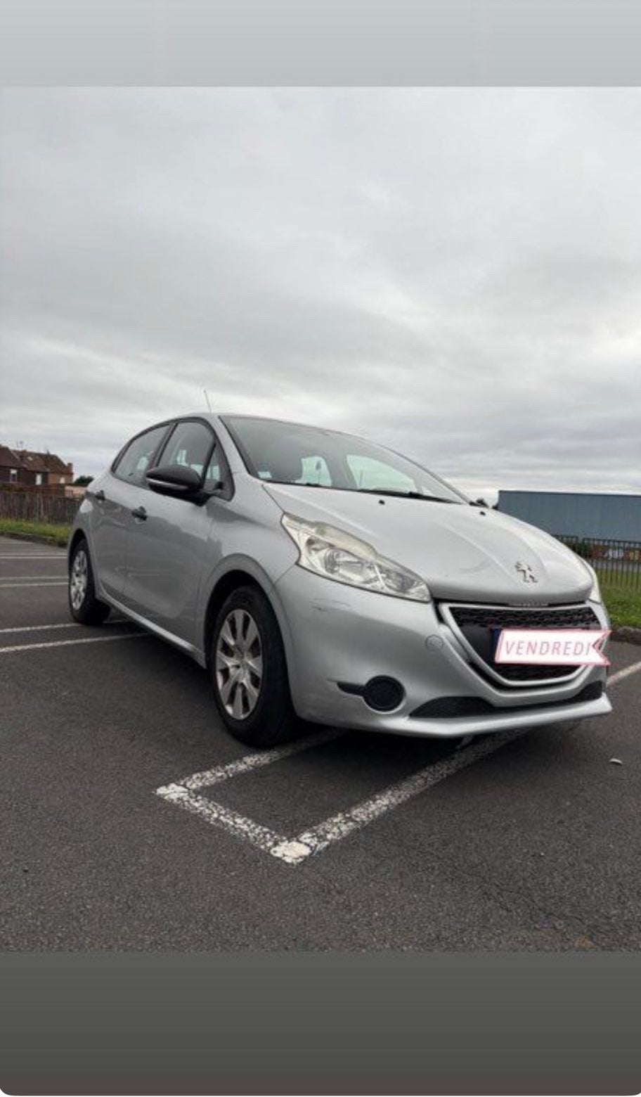 Peugeot 208 1.0l vti, Autos, Euro 2, Argent ou Gris, Achat, Noir