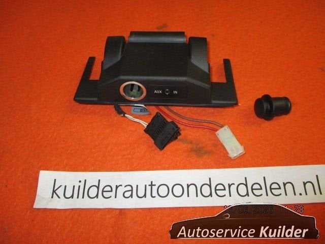 Aansteker onder armsteun compleet zie foto BMW Z4 E89  51169, Gebruikt, -, Ophalen of Verzenden, -