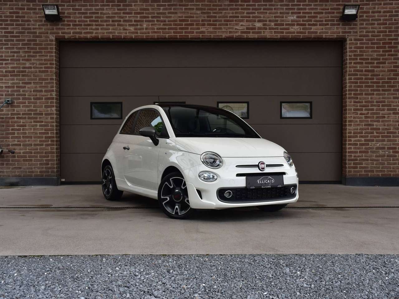 Fiat 500 1.0i MHEV SPORT / PANORAMISCH DAK / CARPLAY / GPS, 0 kg, 4 zetels, Zwart, Electronic Stability Program (ESP)