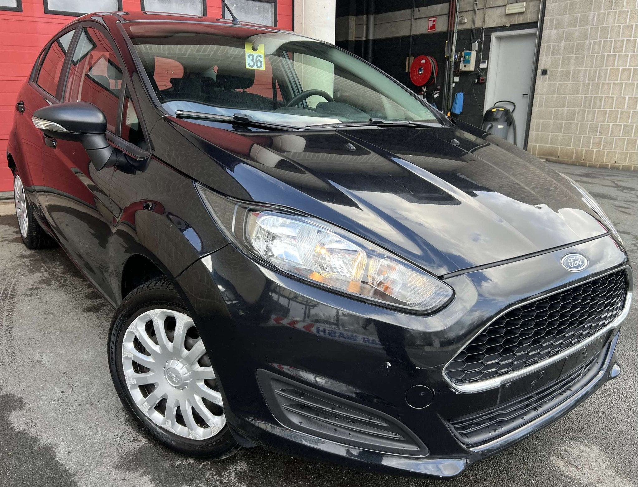 Ford Fiesta 1.0i Trend + CLIM + CAR-PASS + GARANTIE, Auto's, Ford, Gebruikt, Zwart, Bedrijf, 5 deurs