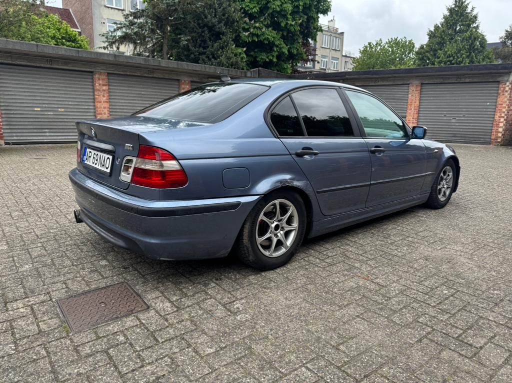 Je vand Bmw 320d pack M démarre roule super, Auto's, BMW, Particulier, 3 Reeks, Elektrische ramen, Diesel, Automaat, Ophalen
