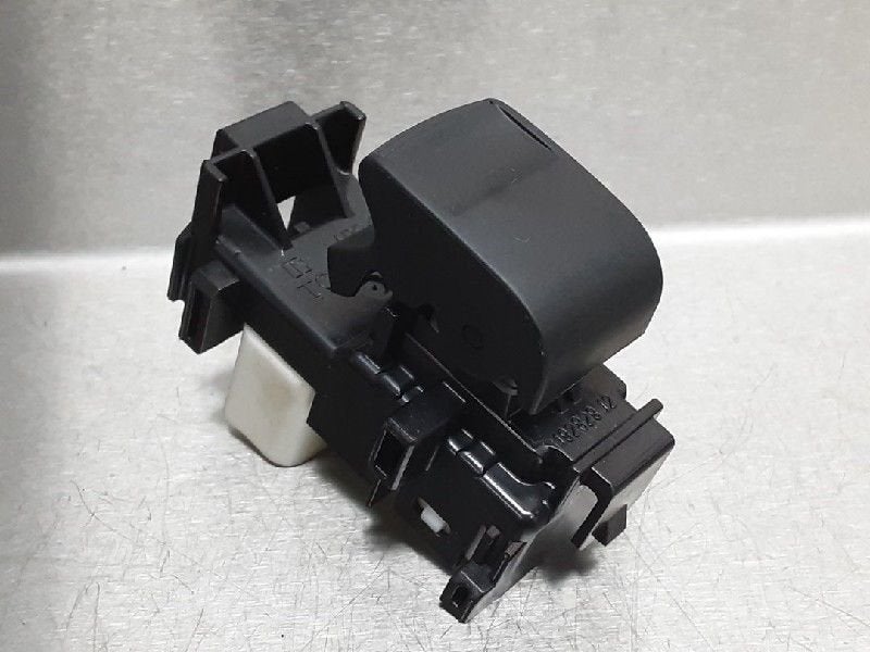 COMMUTATEUR VITRES ELECTRIQUES Toyota Yaris III (P13), Utilisé, Toyota