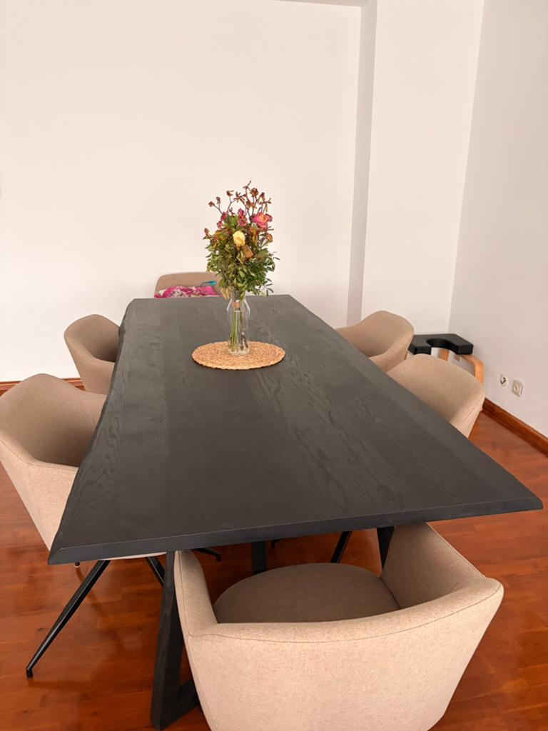 Eiken zwarte eettafel, Ophalen, Zo goed als nieuw