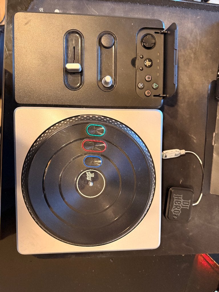 DJ Hero 2 turntable controller + USB-dongle – PS3, Muziek en Instrumenten, Ophalen of Verzenden, Gebruikt, Draaitafel, Overige merken