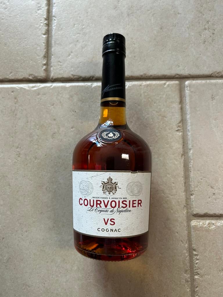 Courvoisier vs cognac, Collections, Neuf, Pleine, Enlèvement, Autres types