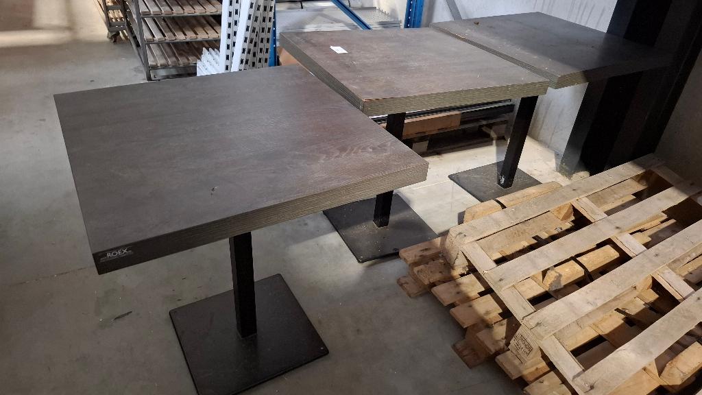 Superpromo! 3 tafels 70x70cm met Pedrali voet voor €75 tesam, Enlèvement