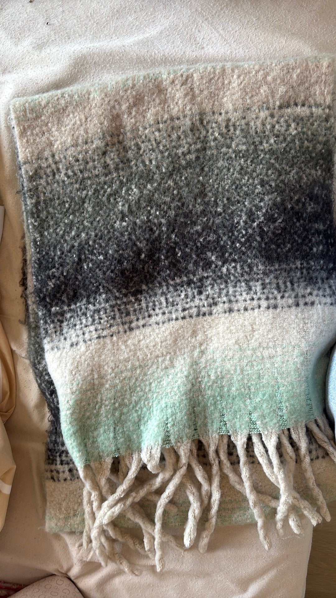 Grote en dikke sjaal, Huis en Inrichting, Woonaccessoires | Plaids en Woondekens, Ophalen, Zo goed als nieuw, Katoen, Meerkleurig