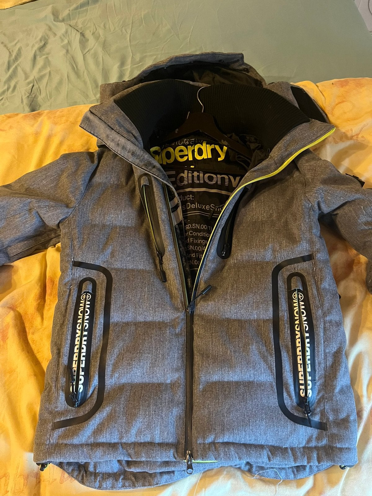 Superdry, Ophalen, Zo goed als nieuw