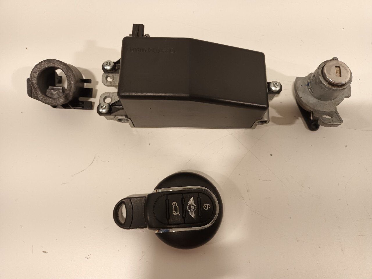 Contactslot + sleutel Mini Mini, Auto-onderdelen, Onderdelen@venauto.nl, Van der Ven Autorecycling B.V., Gebruikt, Ettenseweg 76, 4706 PB Roosendaal, The Netherlands