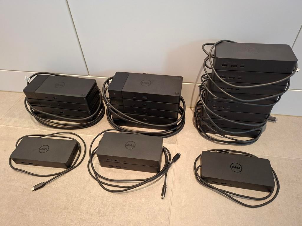 27x Dell Docking Stations, Informatique & Logiciels, Stations d'accueil, Enlèvement