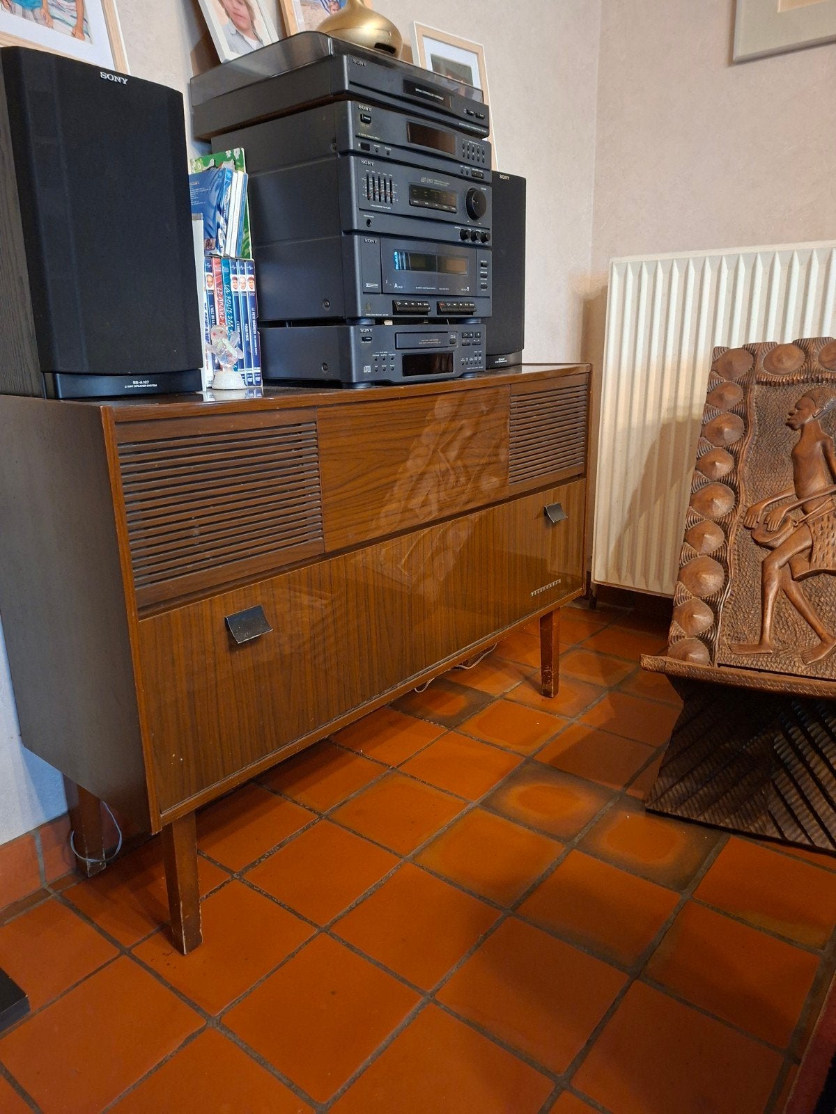 Vintage kast met radio-platendraaier, Ophalen