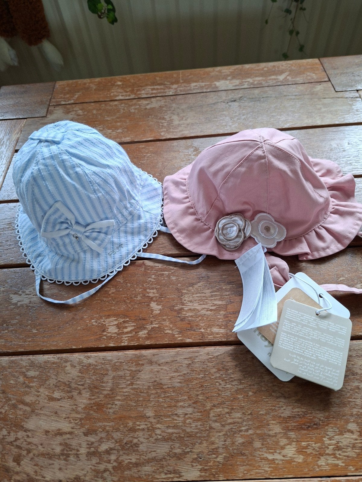 Nieuw twee zonnehoedjes maat 40, Kinderen en Baby's, Babykleding | Petten en Hoeden, Ophalen of Verzenden