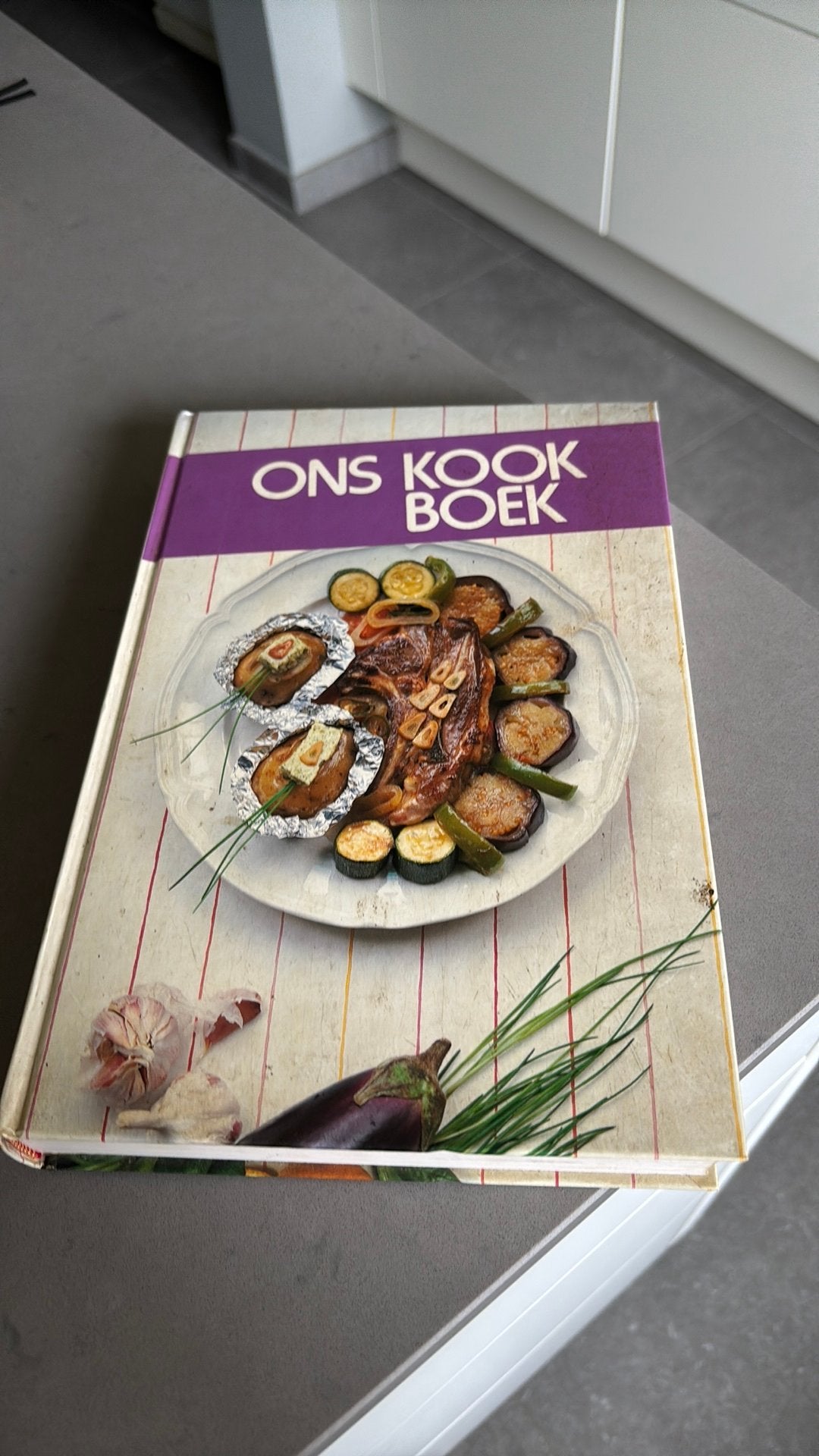 Ons kookboek KVLV 1985, Boeken, Ophalen of Verzenden, Zo goed als nieuw