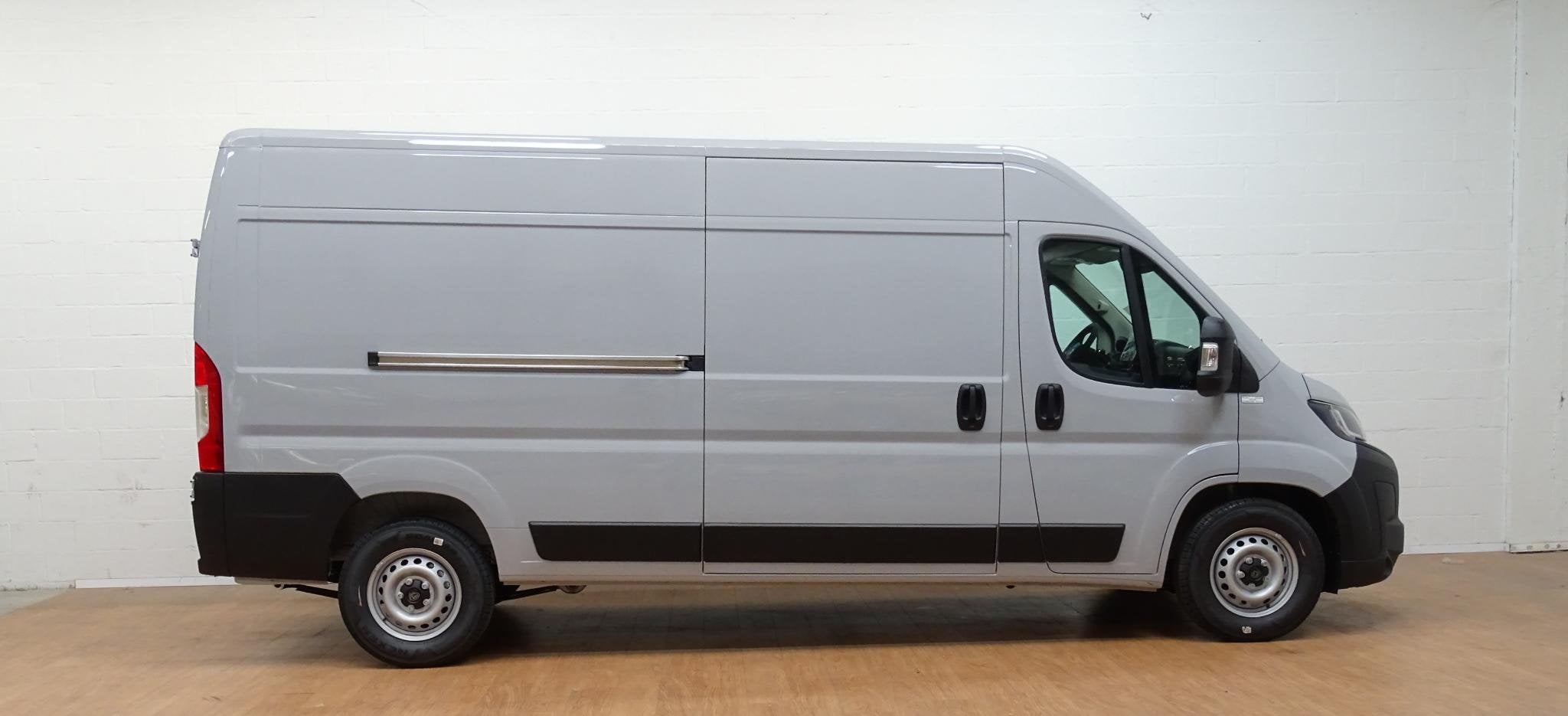 Peugeot Boxer 2.2 BlueHDi S&S 180 440 L3H2 Heavy Auto, Auto's, 4 deurs, Stof, 4 cilinders, Cruise Control