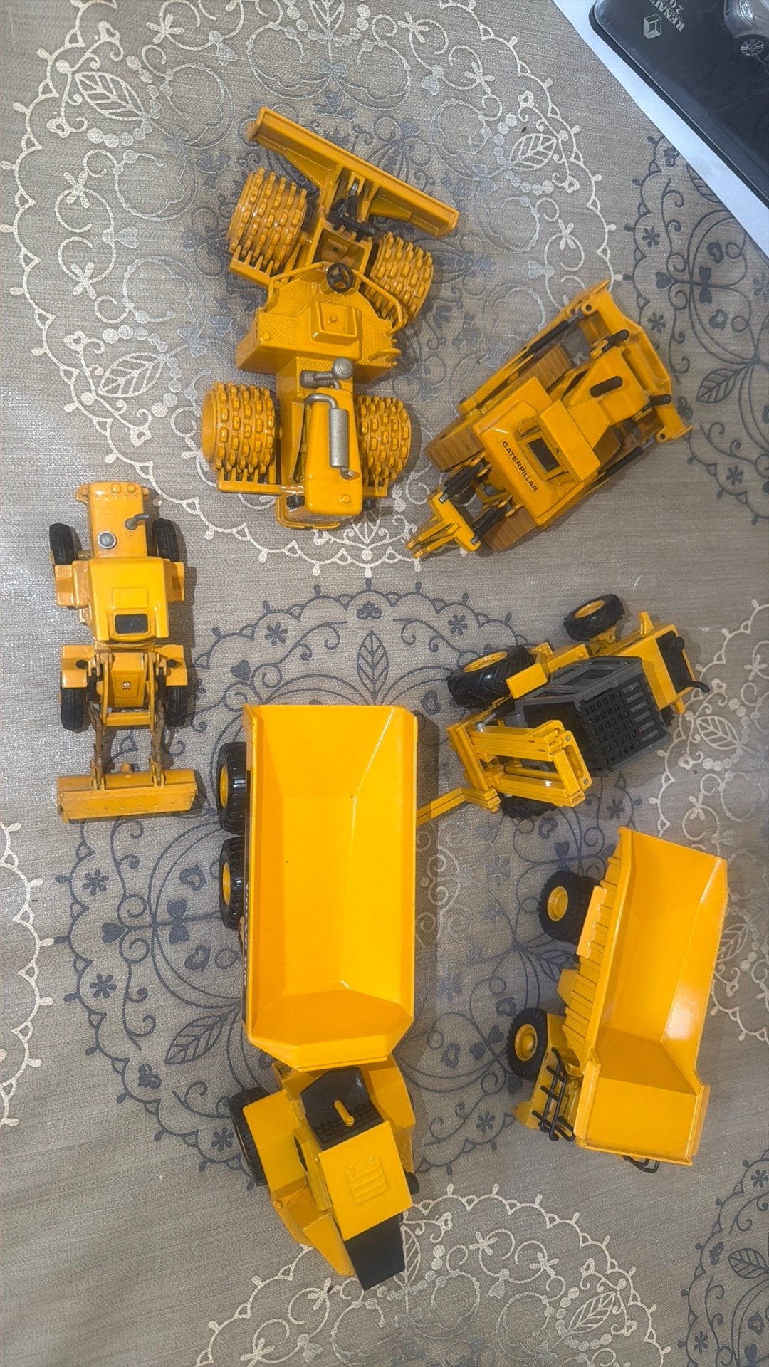 Lot de 6 Engins de Chantier Métalliques ERTL 1:50 - CAT Volv, Ophalen