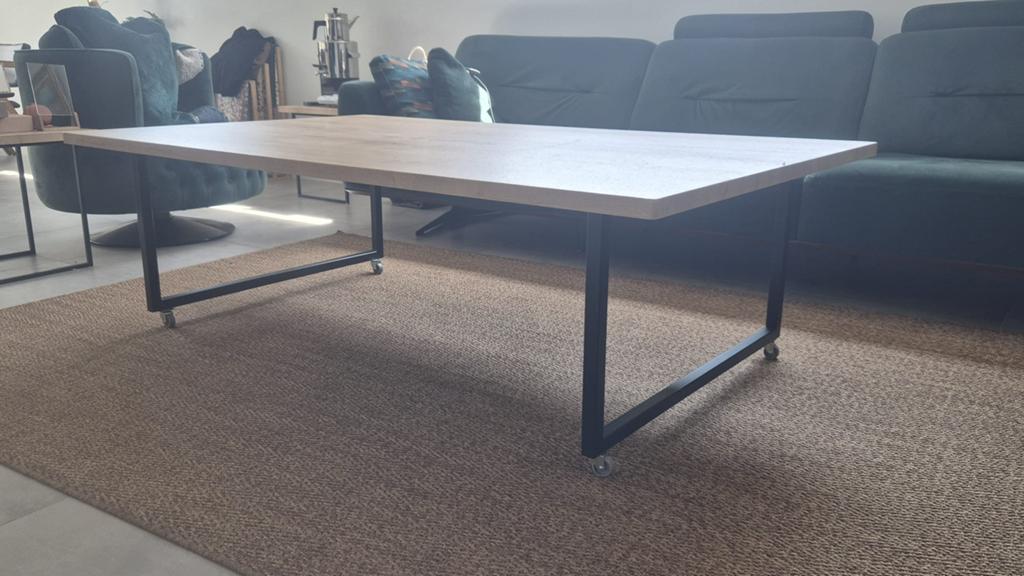 salon tafel met wielen, Huis en Inrichting, Tafels | Eettafels, Ophalen, Zo goed als nieuw