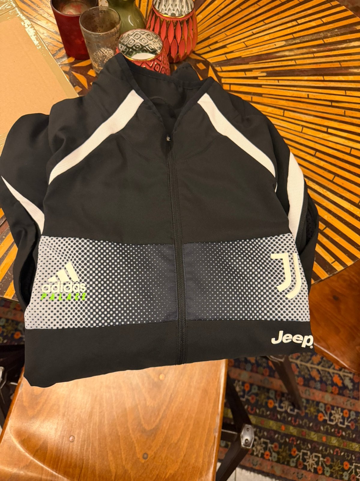 PALACE X JUVENTUS, Sports & Fitness, Enlèvement, Comme neuf