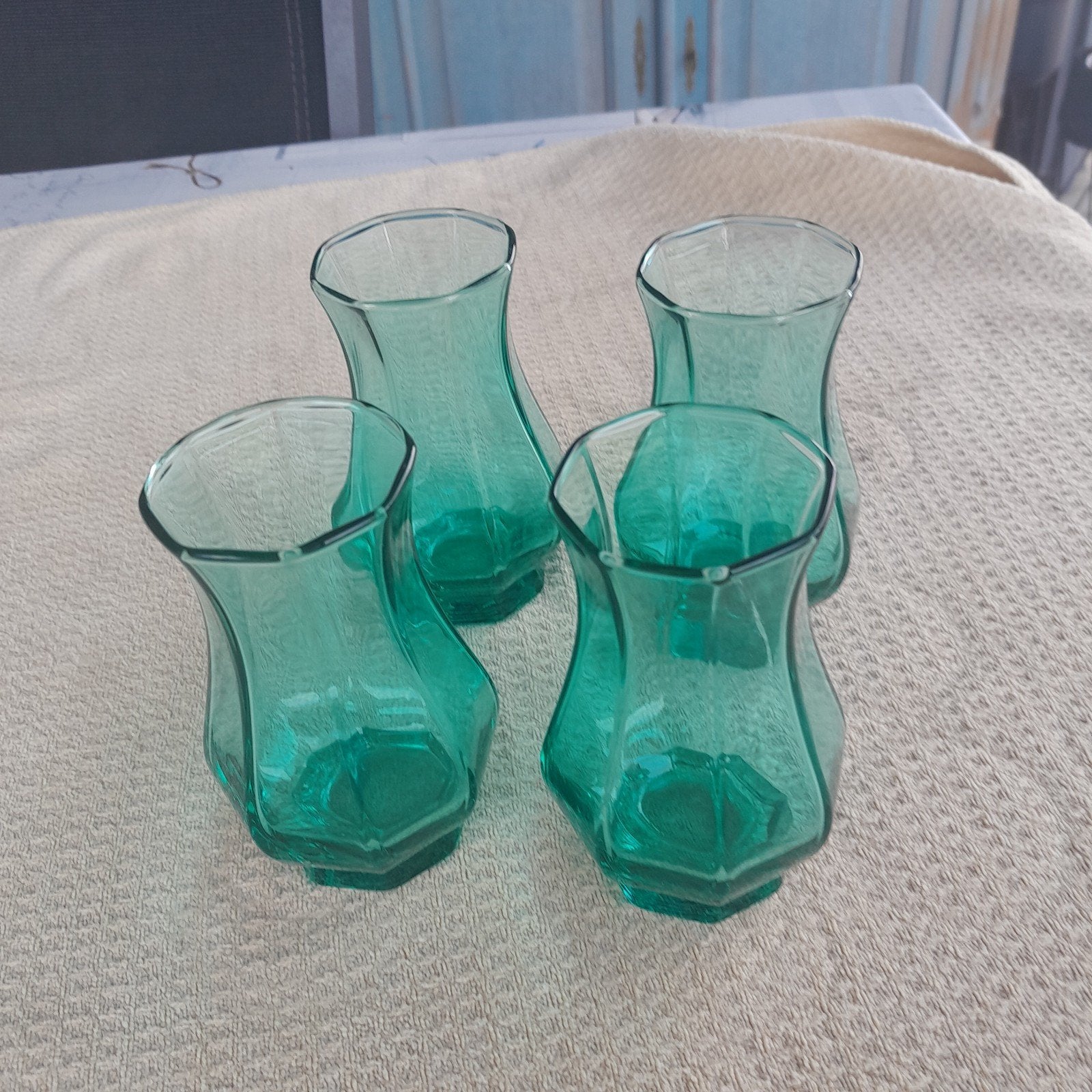 4 groene vintage glazen, Ophalen