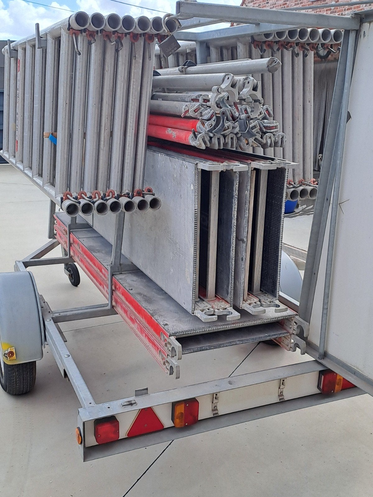 altrex alu rolsteiger op steigeraanhangwagen, Doe-het-zelf en Bouw, Ophalen, Gebruikt