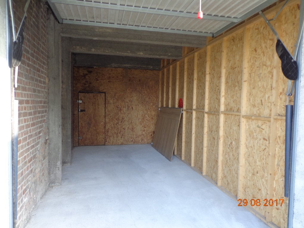 garage-opslagplaats te huur (Kortrijk-Heule), Immo, Garages & Places de parking, Province de Flandre-Occidentale