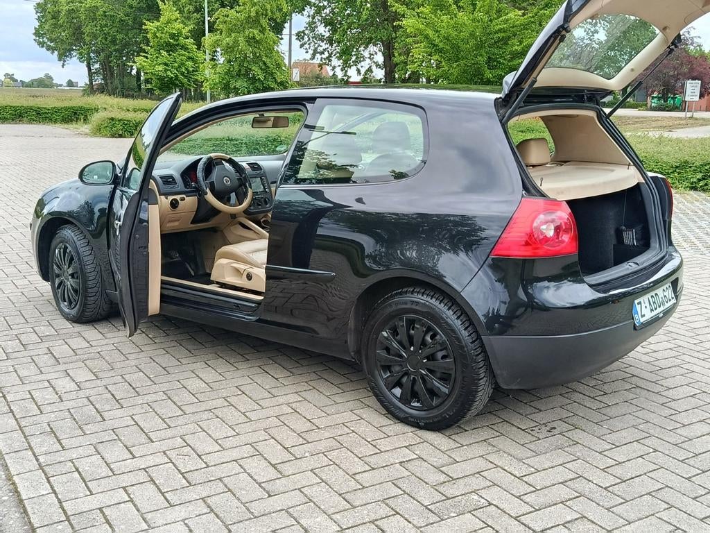 Golf 5/ benzine 1.6/ 85 kw / CarPlay /bluetooth, Auto's, Leder, Bedrijf, Handgeschakeld, Golf