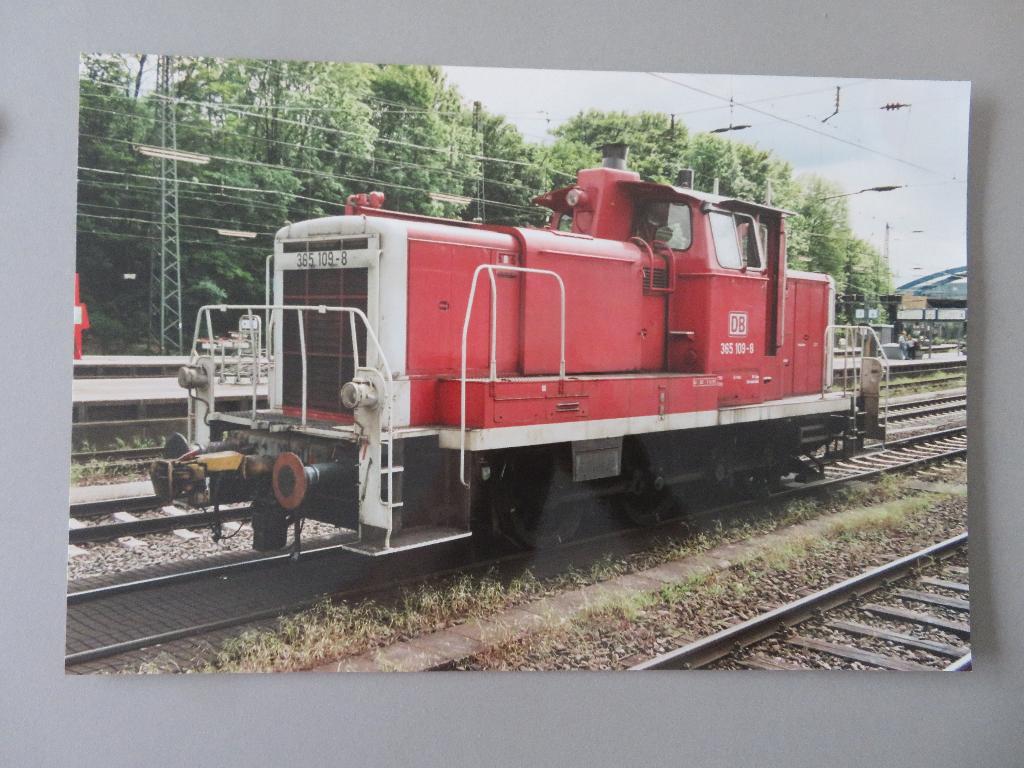 grote foto Locomotief DB 365 109-8 Duitsland, Collections, Trains & Trams, Envoi, Comme neuf, Train, Autres types