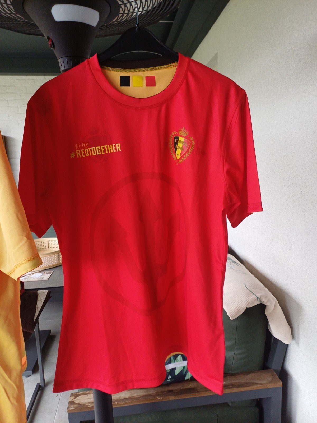 Shirts rode duivels kan langs 2 kanten gedragen worden, Ophalen of Verzenden