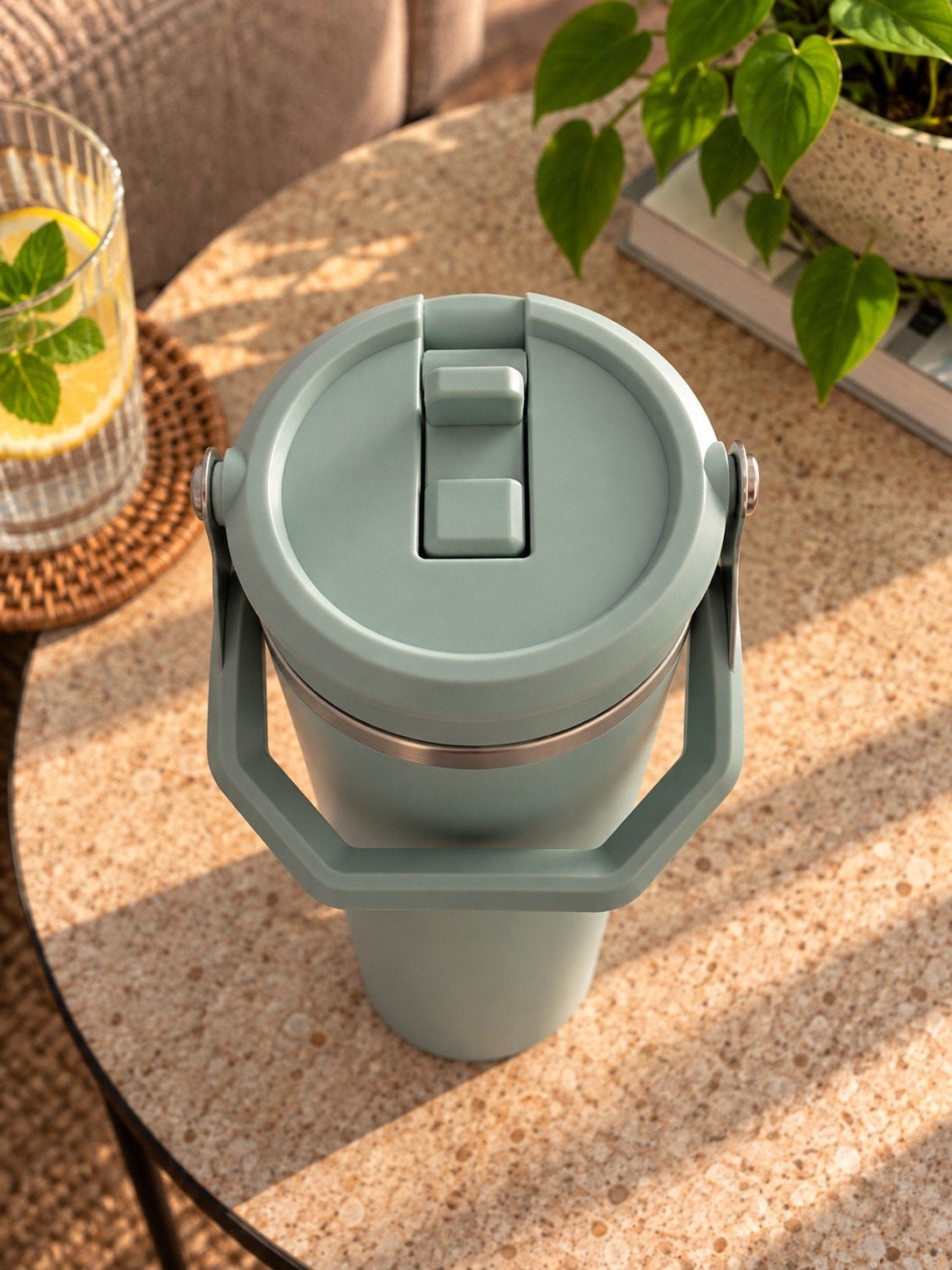 Drinkbeker 550 ml – Appelblauwzeegroen met Rietje en Handvat, Huis en Inrichting, Ophalen of Verzenden, Zo goed als nieuw