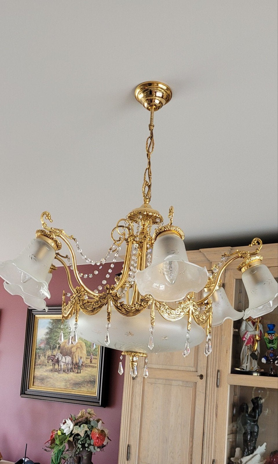 Lustre à 8 bras, Enlèvement