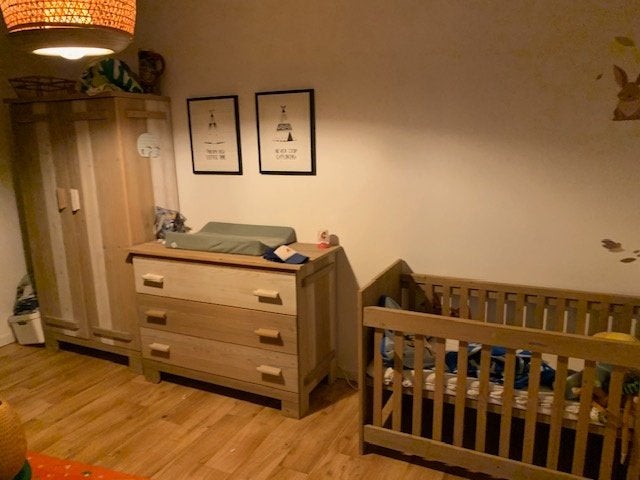 kinderkamer in 3 houttinten, Kinderen en Baby's, Ophalen, Zo goed als nieuw, Jongetje of Meisje
