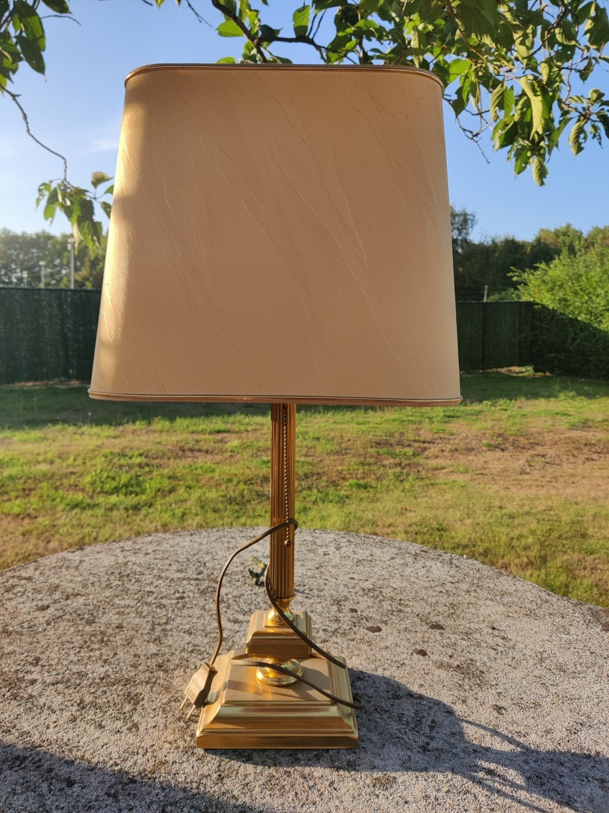 Belle lampe de table ancienne, Jaune, Comme neuf, Métal, Classique