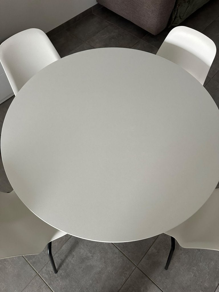 iconische designtafel met 4 stoelen, Ophalen, Overige houtsoorten, Gebruikt, 100 tot 150 cm