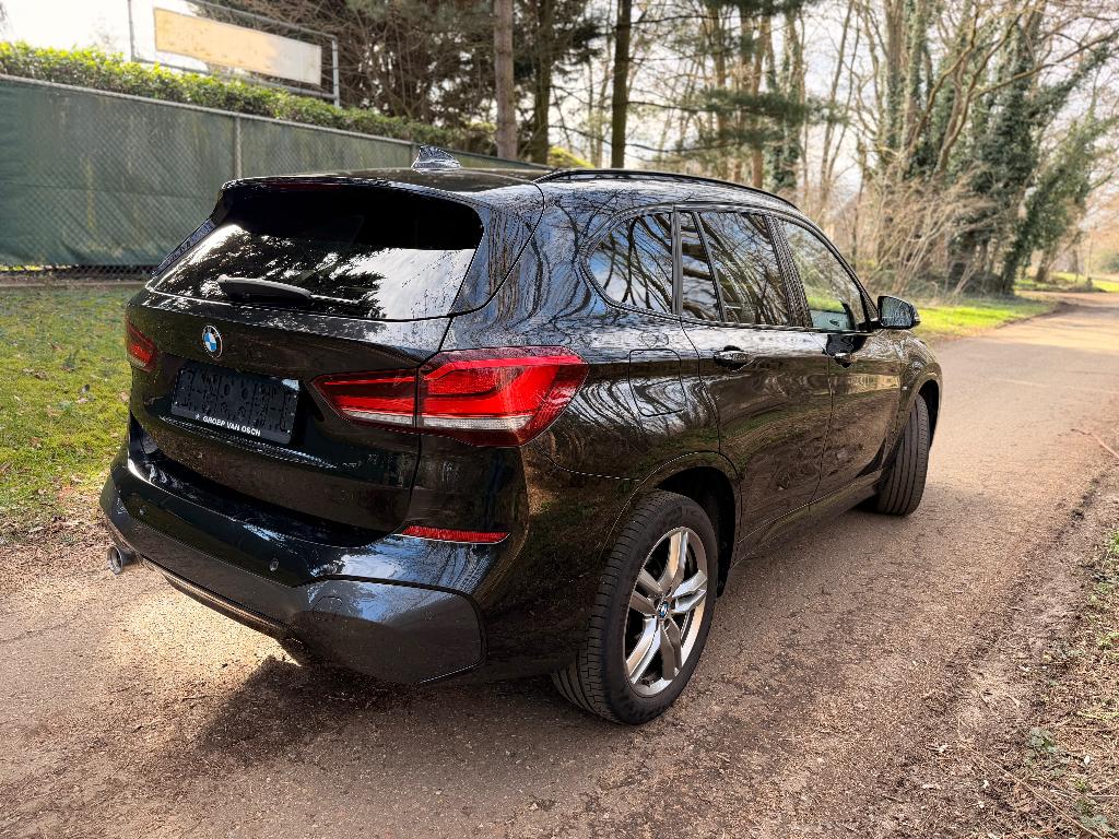 BMW X1 16D AUTOMAAT / M-SPORT / CAMERA, Auto's, USB, Zwart, Leder, Bedrijf