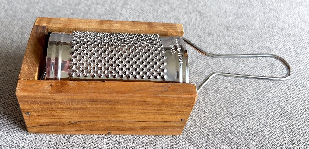 Boîte en Bois d'Olivier & Râpe à Fromage (Artisanale) NEUVE!, Neuf, Enlèvement ou Envoi, Brun, Autres types