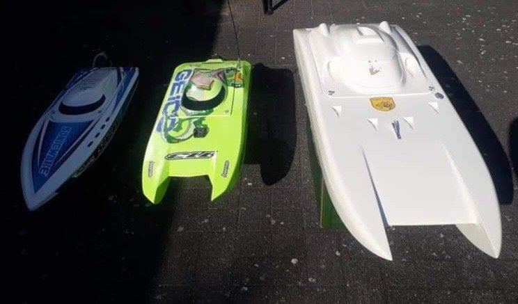 MHZ Catamaran - Powerboat 1,3 meter, Hobby & Loisirs créatifs, Modélisme | Autre, Enlèvement, Neuf